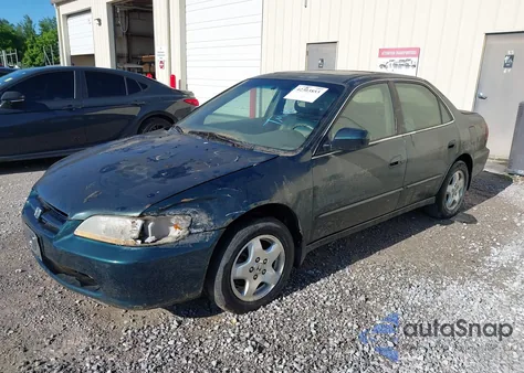 2000 Honda Accord 3.0 Ex z USA, uszkodzony, nr VIN 1HGCG1658YA015144